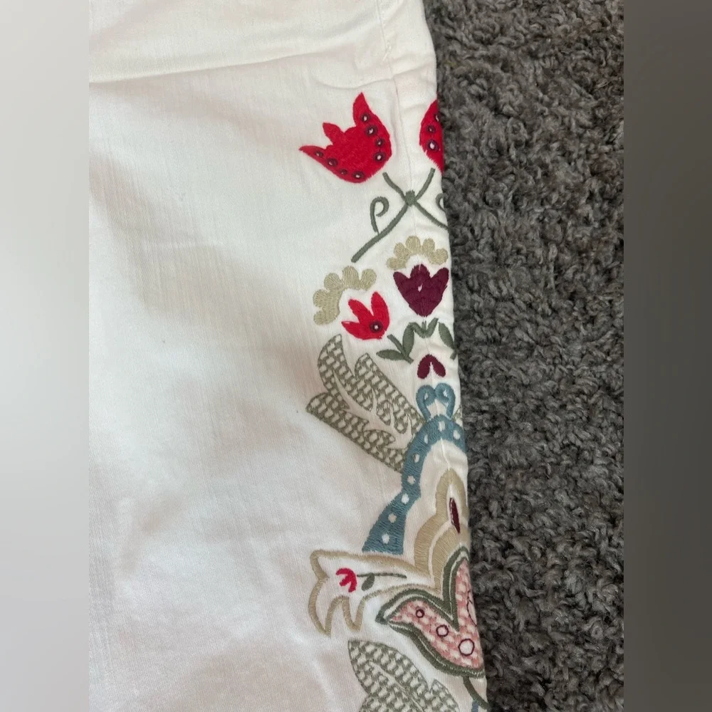Nine West white cotton floral embroidery chrystie capri jeans women’s size 4 - Picture 6 of 17
